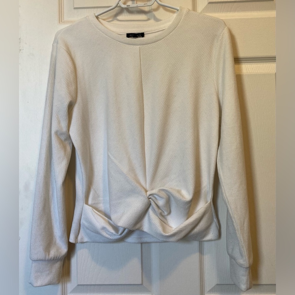 NWOT Dynamite crescent long sleeve - Picture 2 of 6